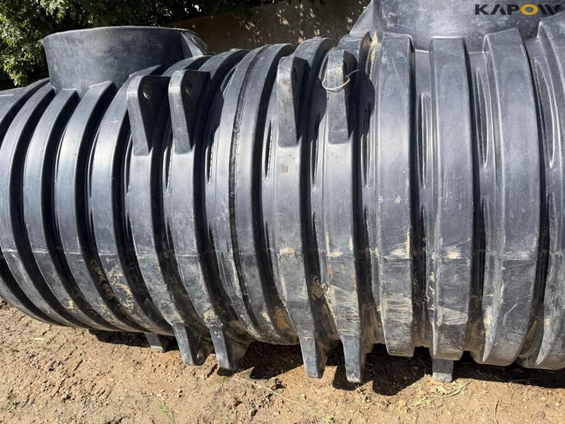 Plastic tank 8