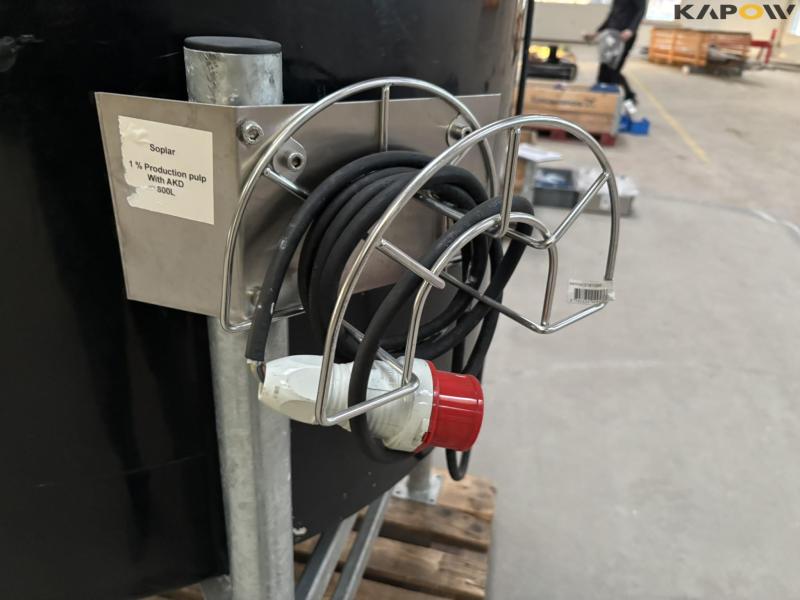 Plastic tank 1000 liters with agitator 12