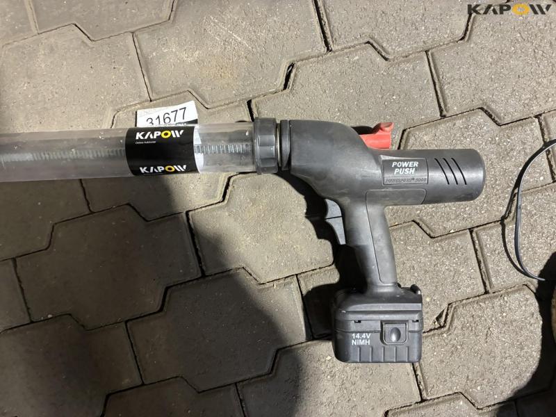 Power Push Caulking Gun 9