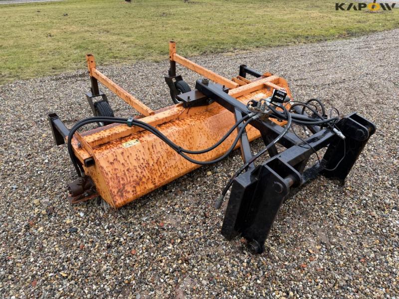 Præstbro broom with Terex hitch 3