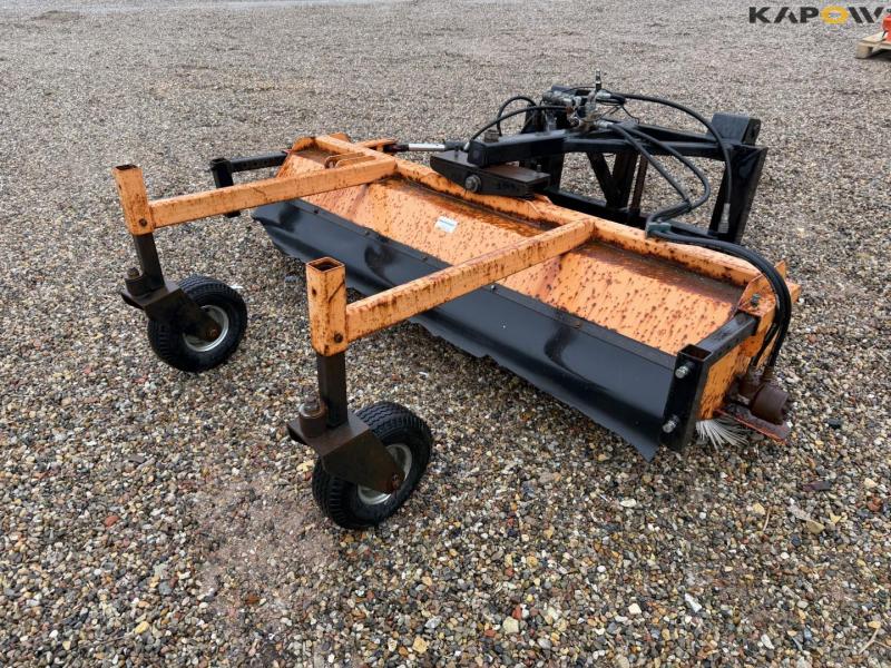 Præstbro broom with Terex hitch 5
