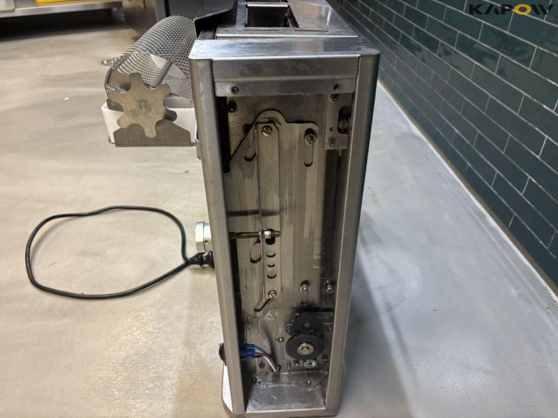 Prince Castle vertical contact toaster 6