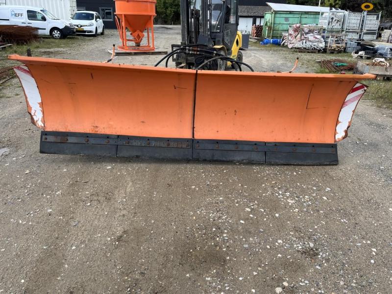 Pronar PU 3300 snow plow 2