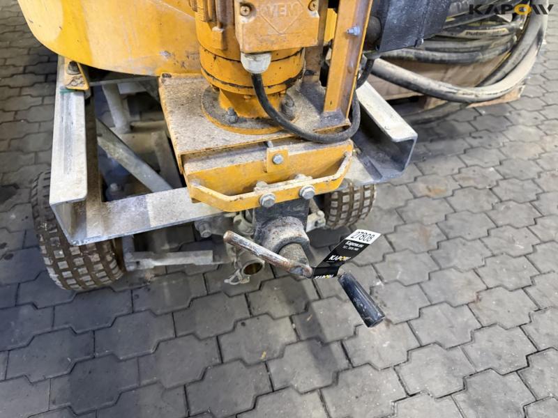 Putzmeister S5-EV pumps with forced agitator 12