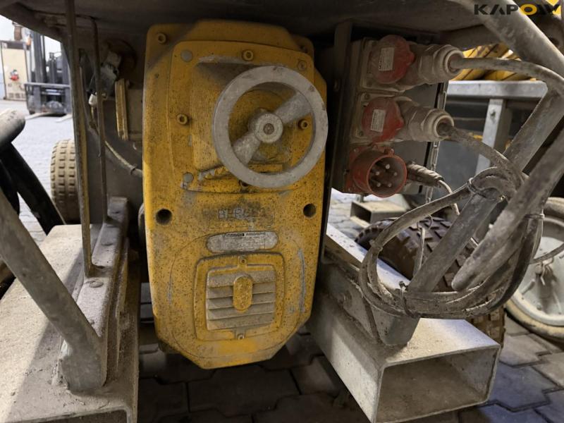 Putzmeister S5-EV pumps with forced agitator 24