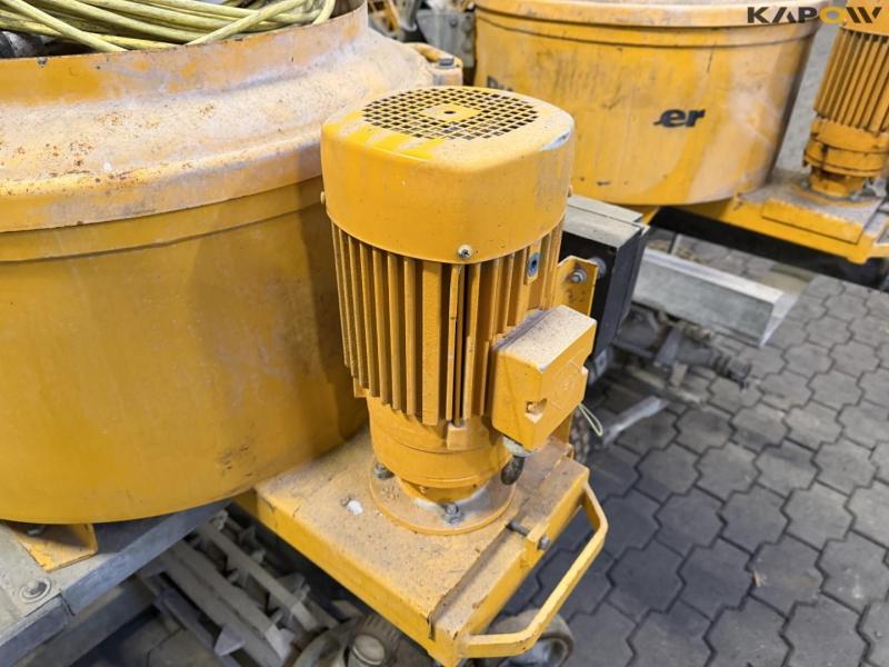 Putzmeister S5-EV pumps with forced agitator 40