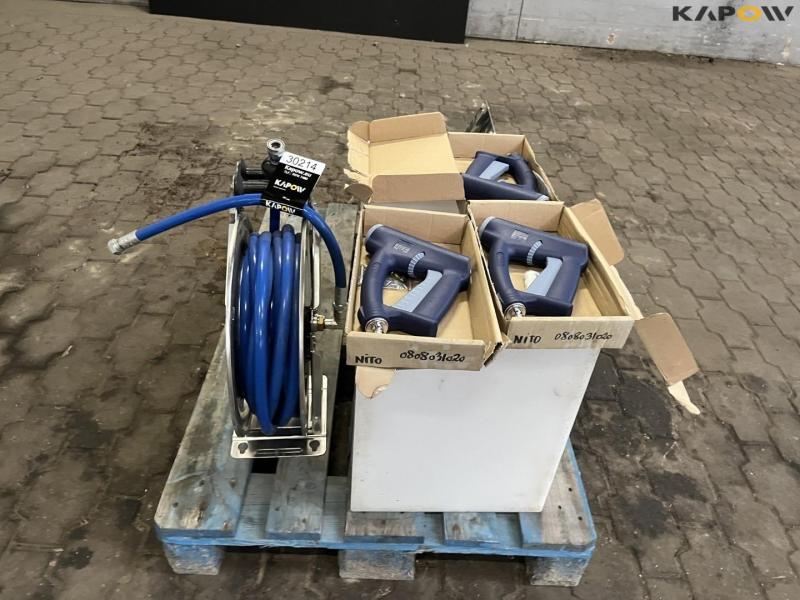 Raash hose reel with tank and handle 2