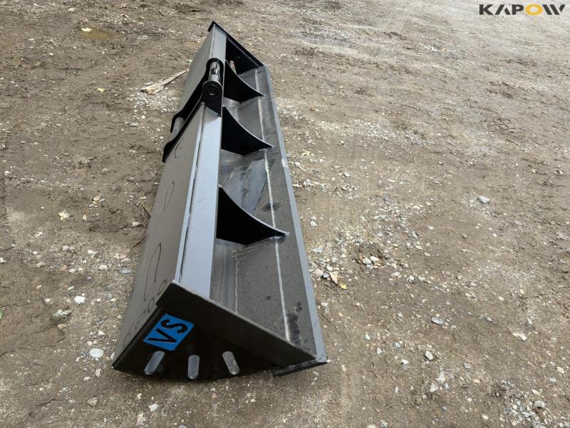 Compaction bucket 250cm with Hydrema hitch 4