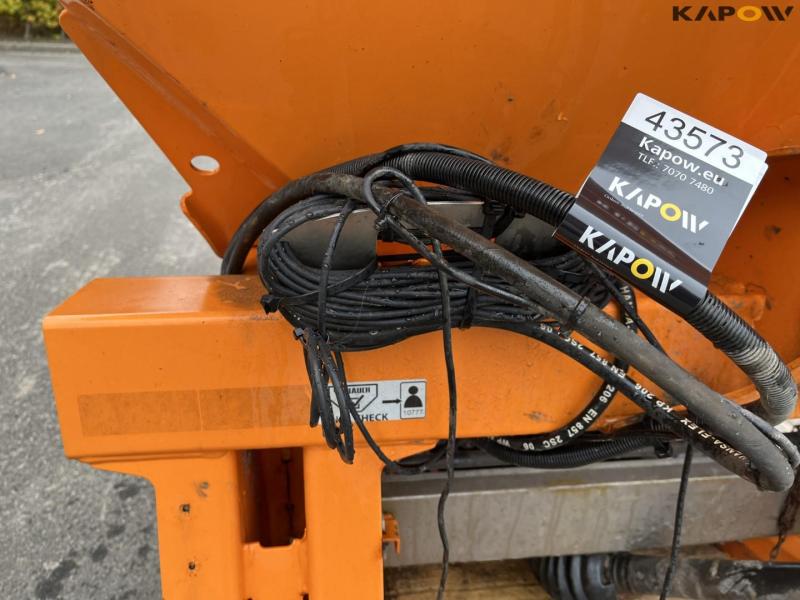 Rauch Axeo 18.1 salt spreader 15
