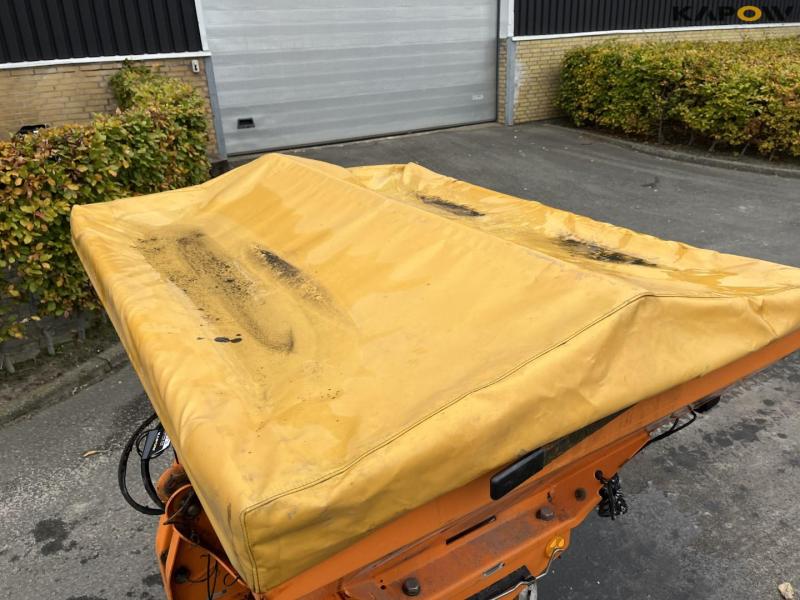 Rauch Axeo 18.1 salt spreader 22