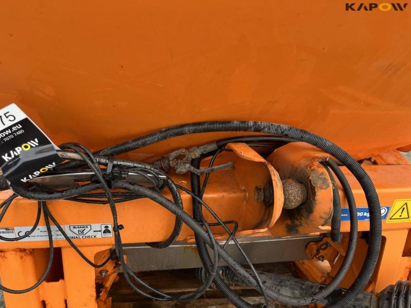 Rauch Axeo 18.1 salt spreader 11