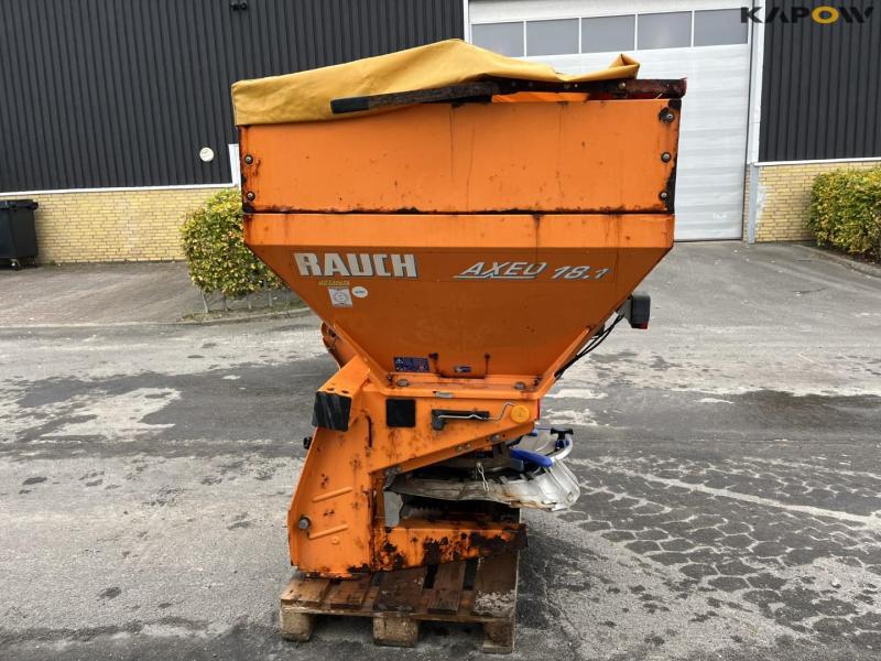 Rauch Axeo 18.1 salt spreader 8