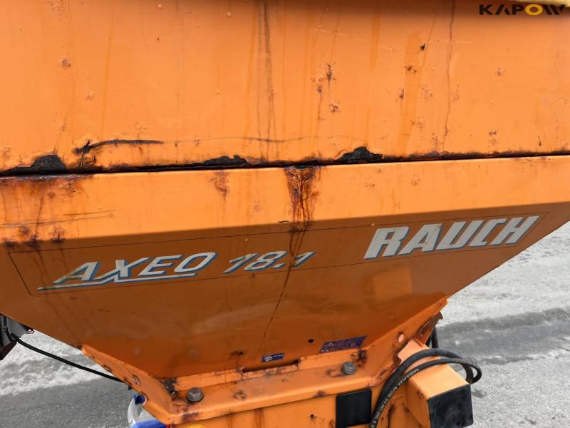 Rauch Axeo 18.1 salt spreader 13