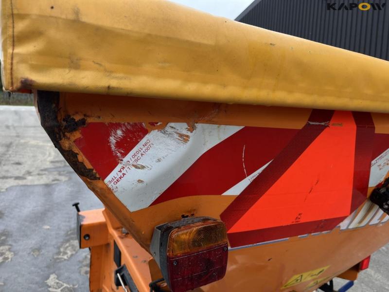 Rauch Axeo 18.1 salt spreader 17