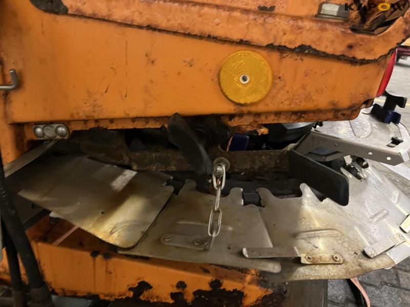 Rauch AXEO 6.1 salt spreader 12