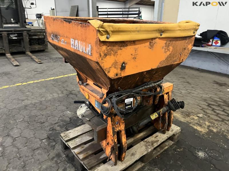 Rauch AXEO 6.1 salt spreader 7