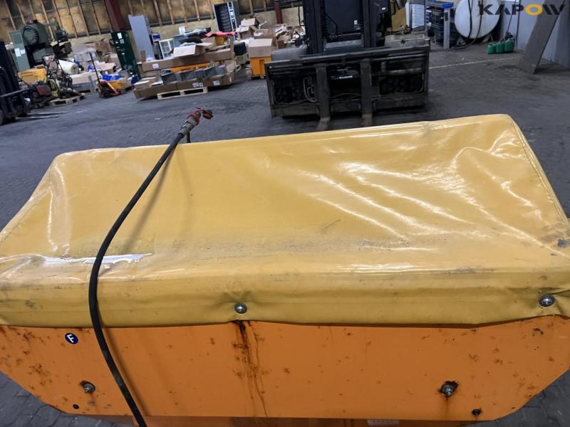 Rauch AXEO 6.1 salt spreader 18