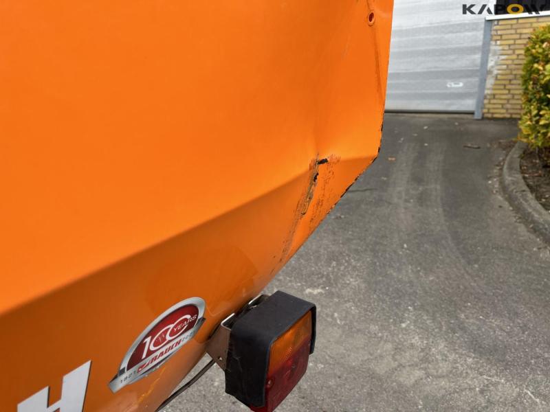Rauch Axeo 6.1 salt spreader 9