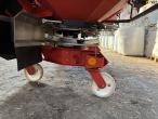 Rauch AXIS M 30.2 EMC fertilizer spreader 56