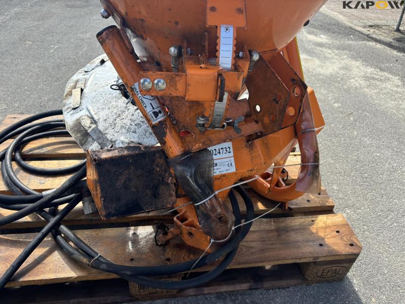 Rauch salt spreader 12