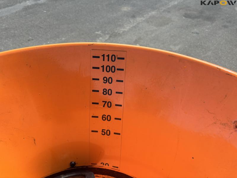 Rauch salt spreader 19