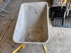 Ravendo wheelbarrow and tools 12