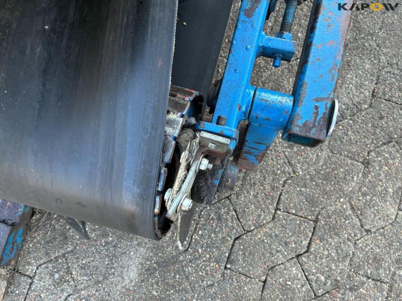 Record swing kart conveyor belt 18