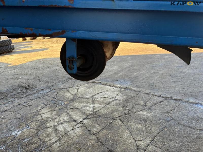 Record swing kart conveyor belt 32