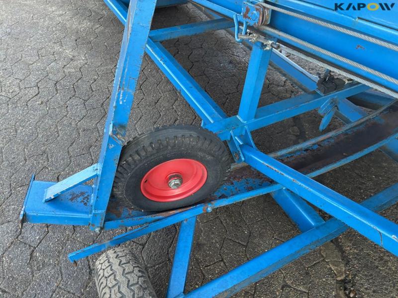 Record swing kart conveyor belt 40