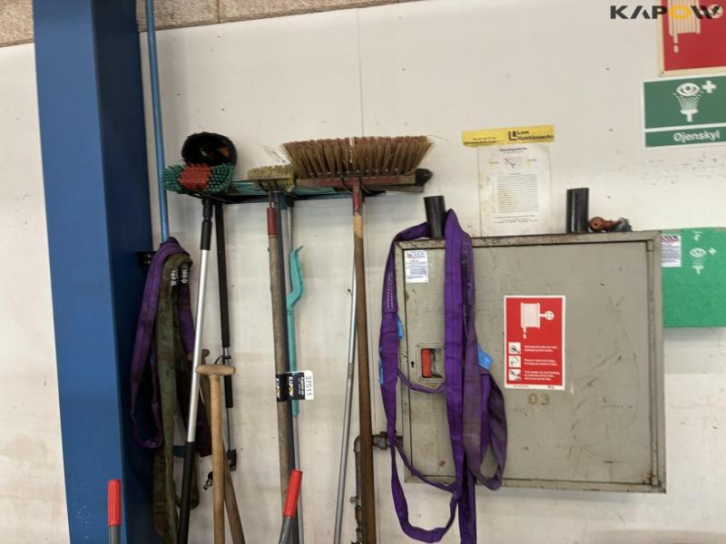 Tools/ Straps and sack truck 3