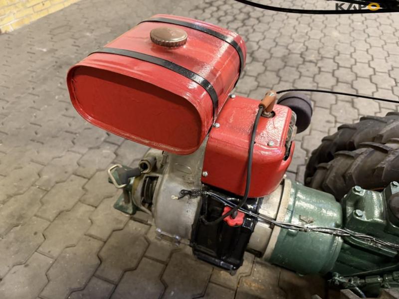 Tool carrier with platform 15