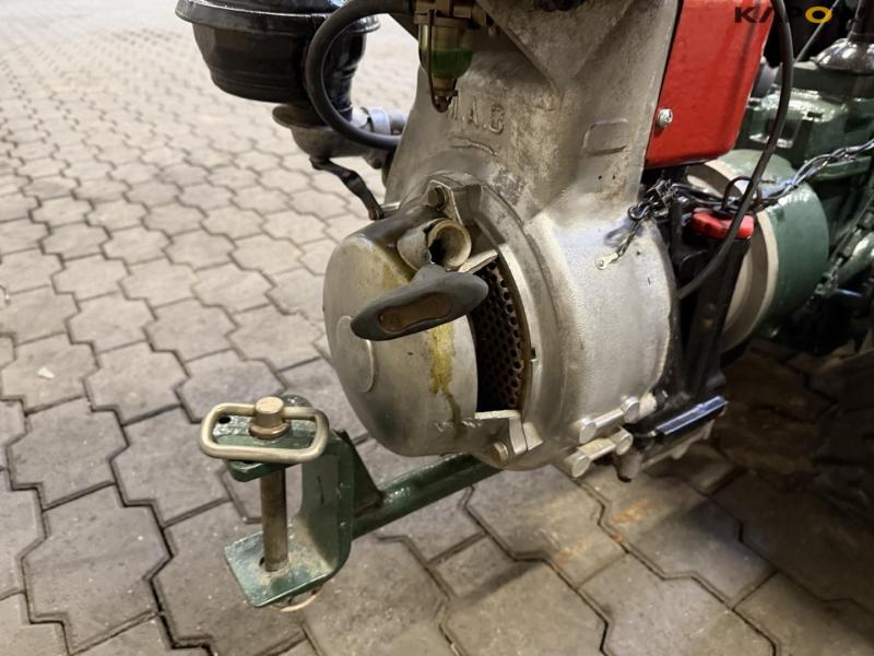 Tool carrier with platform 17