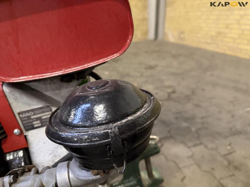 Tool carrier with platform 21