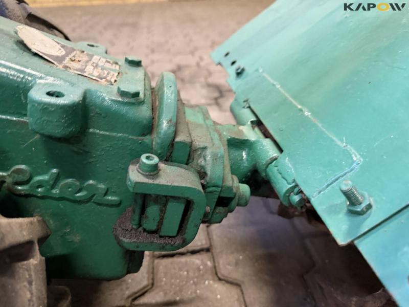 Tool carrier with milling cutter 37