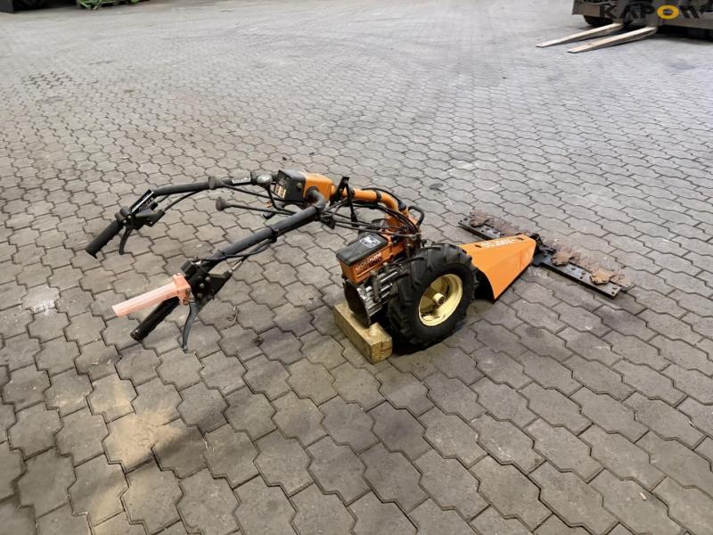 Tool carrier with rocks 5