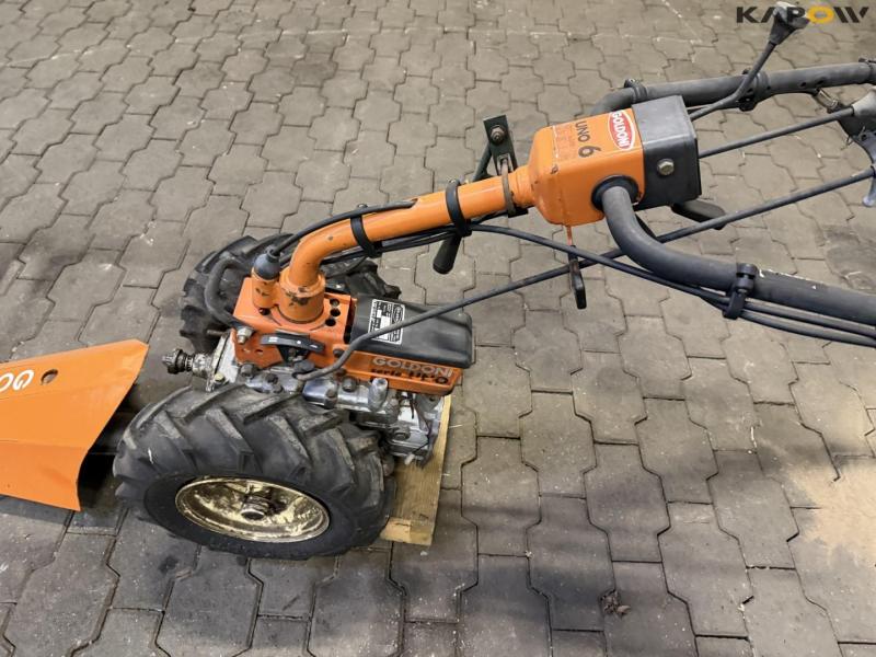 Tool carrier with rocks 9