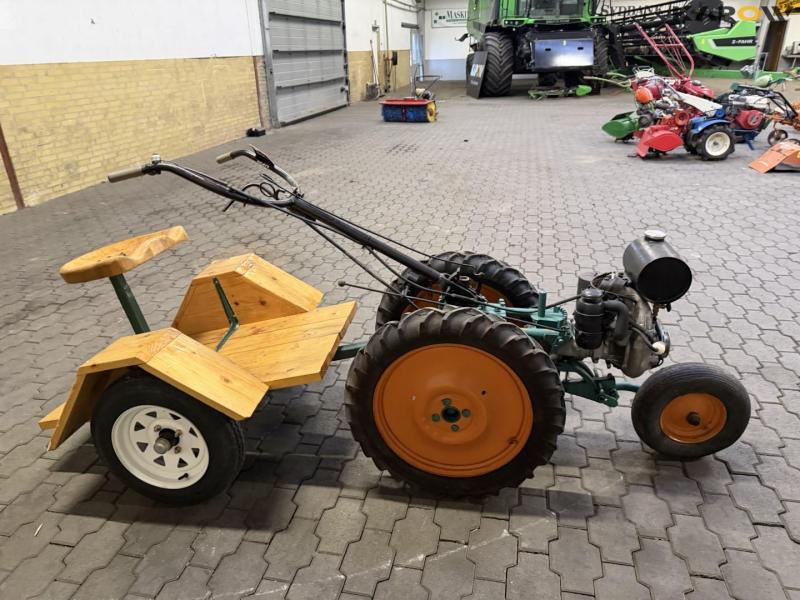 Tool carrier with trolley 4