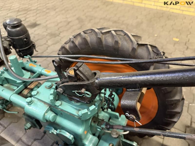 Tool carrier with trolley 27