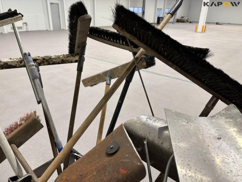 Tool holder with contents 15