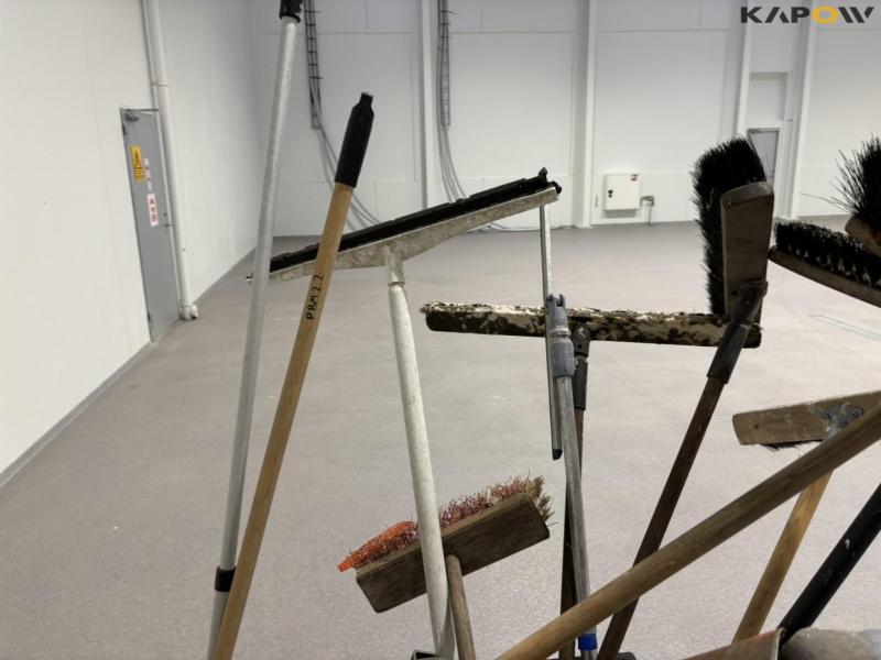 Tool holder with contents 16