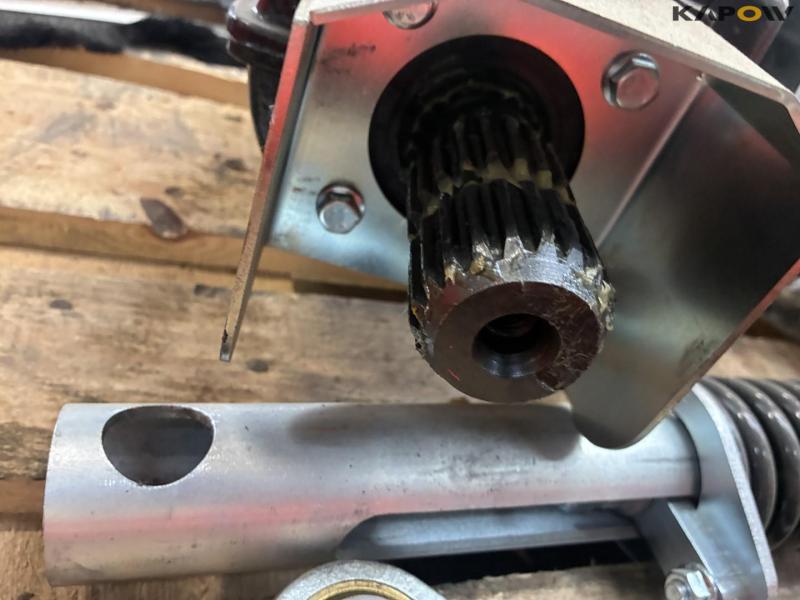 Implement frame with quick hitch 21