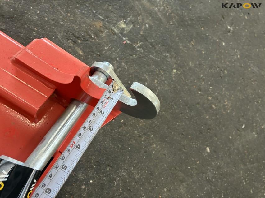 Implement frame with quick hitch 30