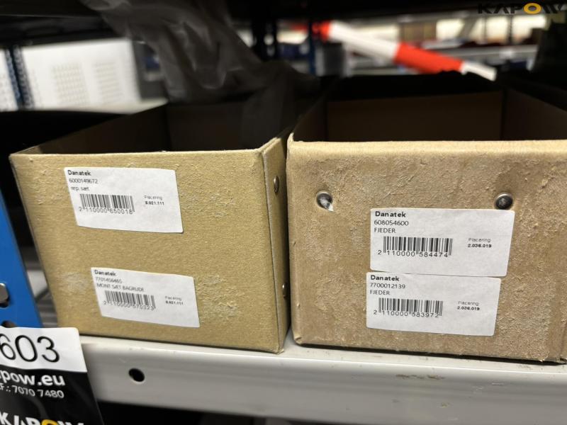 Renault/Claas spare parts - new 56