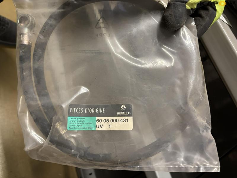 Renault/Claas spare parts - new 90