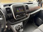 Renault Trafic 2.0 DCi van 15