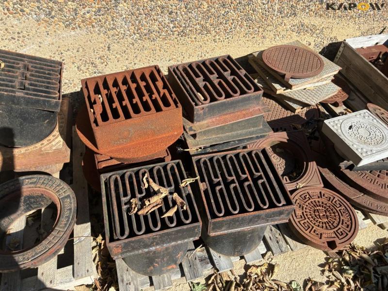 Gully drain components and flushing chambers 4