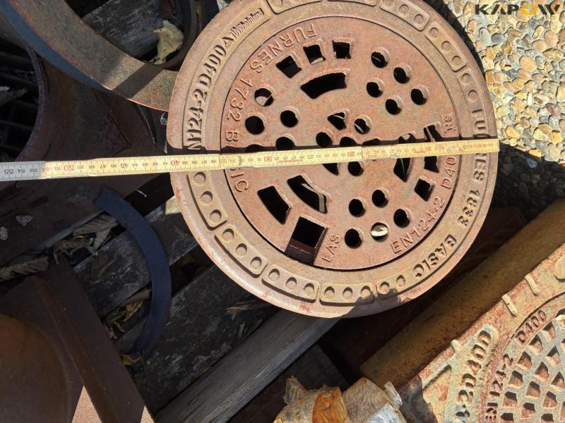 Gully drain components and flushing chambers 27