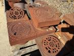 Gully drain components and flushing chambers 16