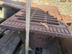 Gully drain components and flushing chambers 46