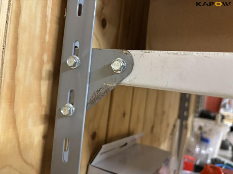 Shelves - empty 10